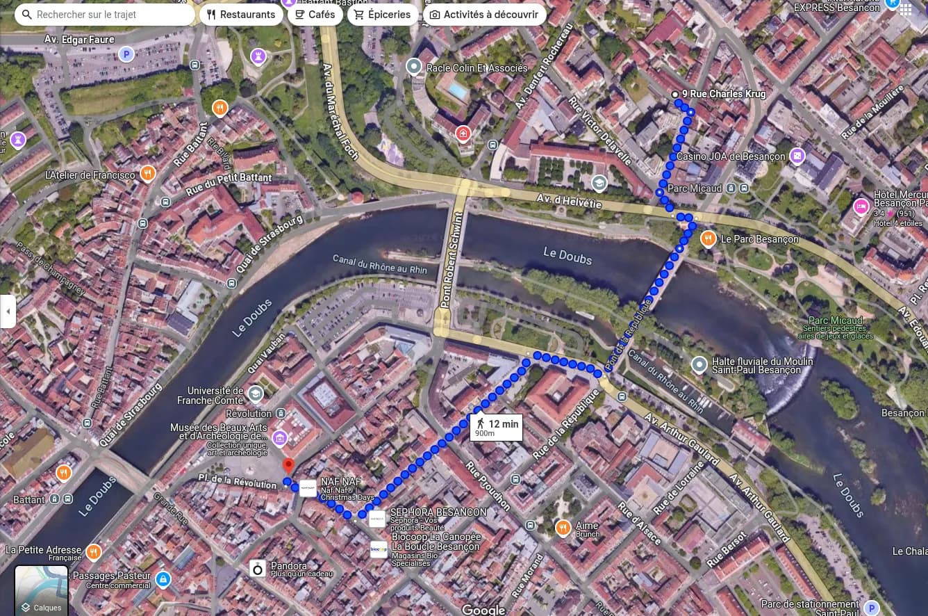 Itinéraire à pied de la colocation à la place de la Révolution